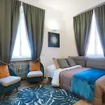 Center Pregious Apartment
